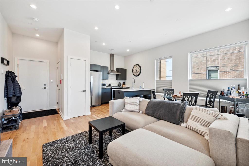 1617-27 N HOPE ST #2A