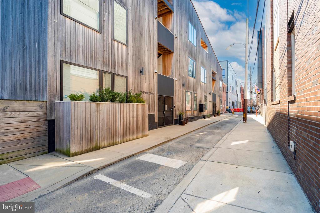 1617-27 N HOPE ST #2A