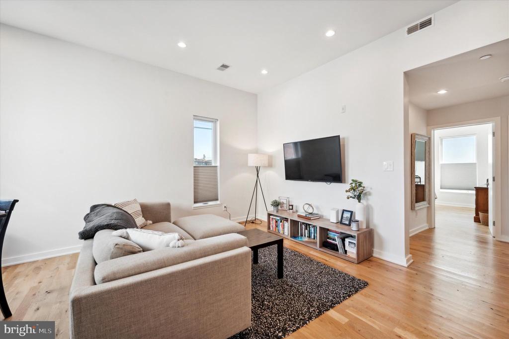 1617-27 N HOPE ST #2A