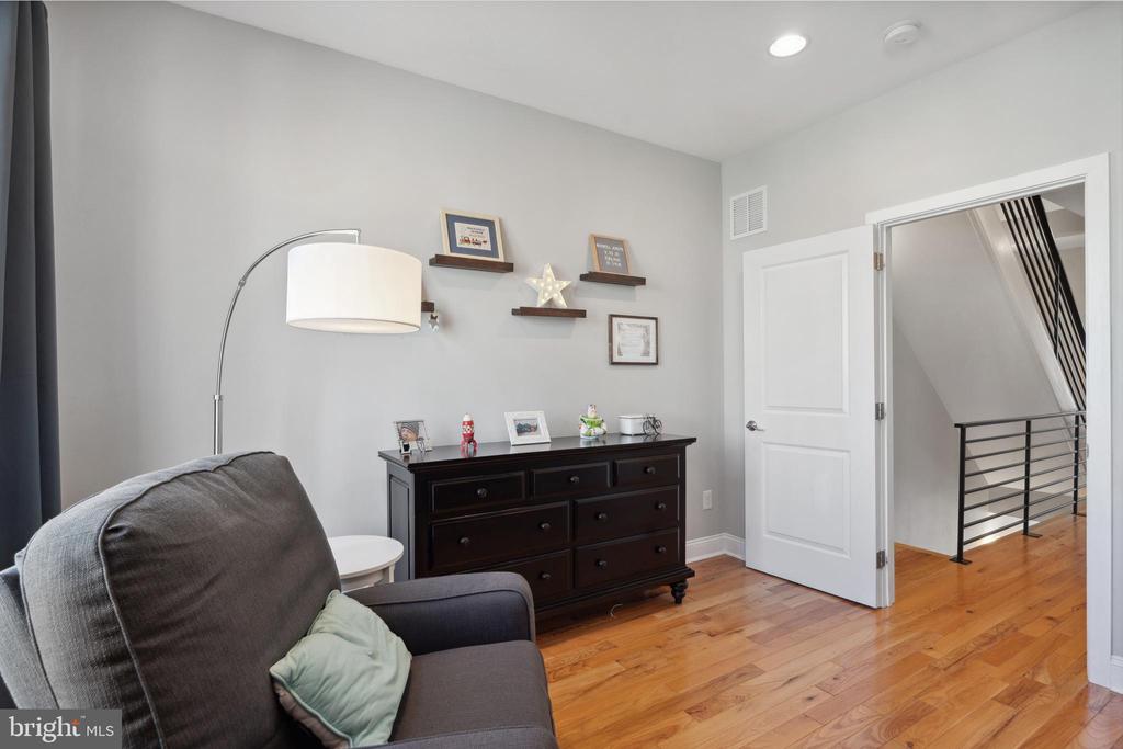 2208 TRENTON AVE