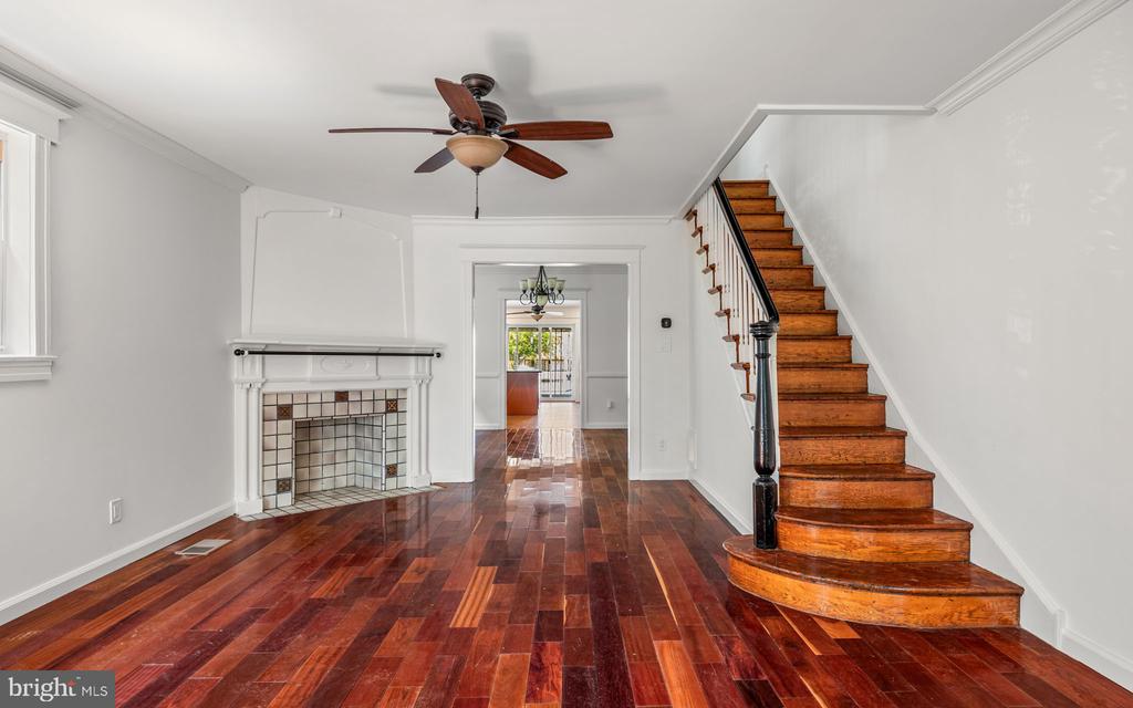 444 S 48th St