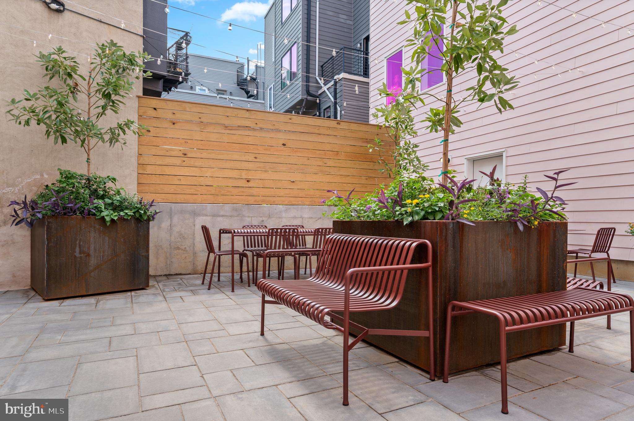 2456 FRANKFORD AVE #6