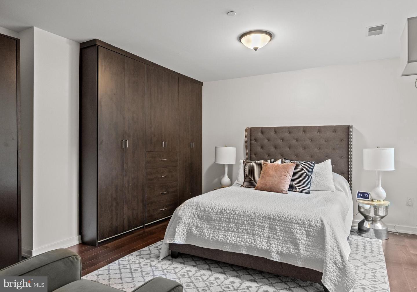 122-30 New St #2c