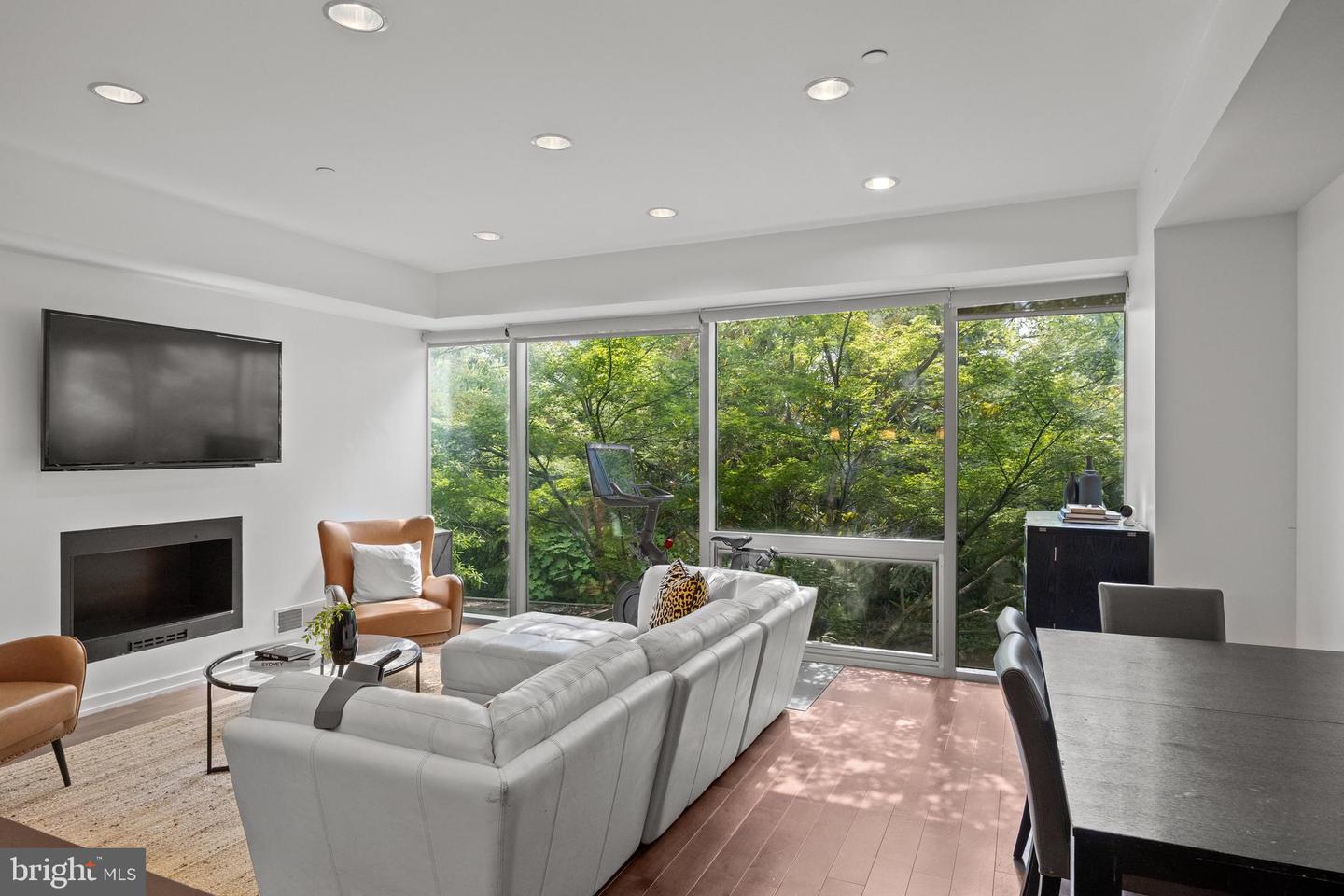 122-30 New St #2c