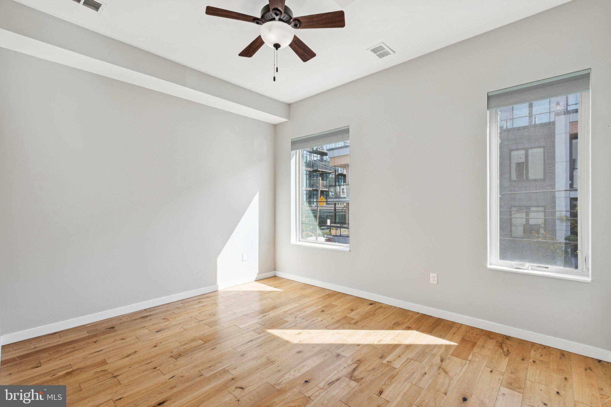 231 W THOMPSON STREET