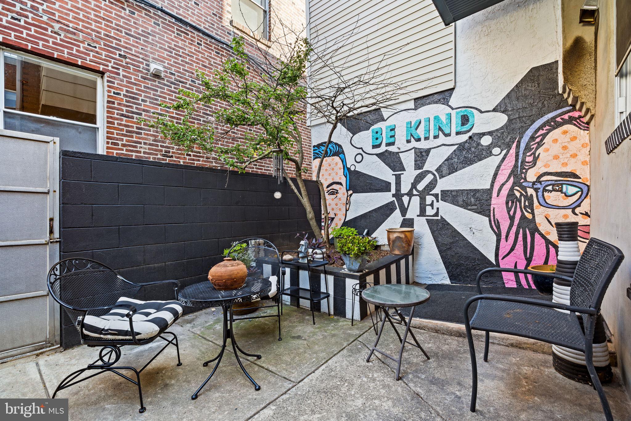 1303 W PORTER STREET