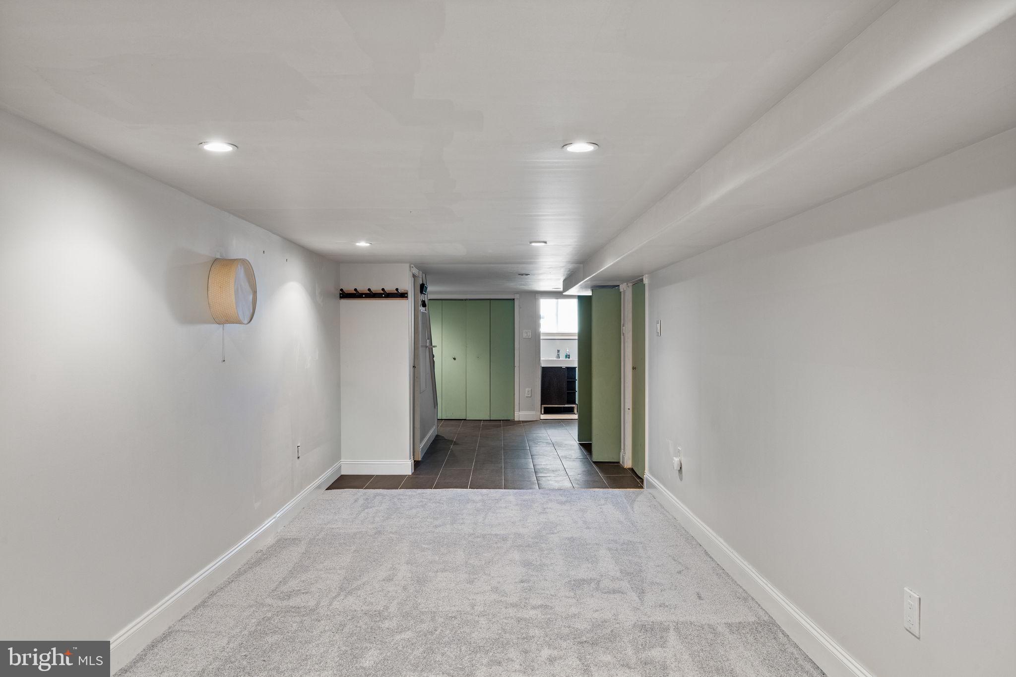 1303 W PORTER STREET