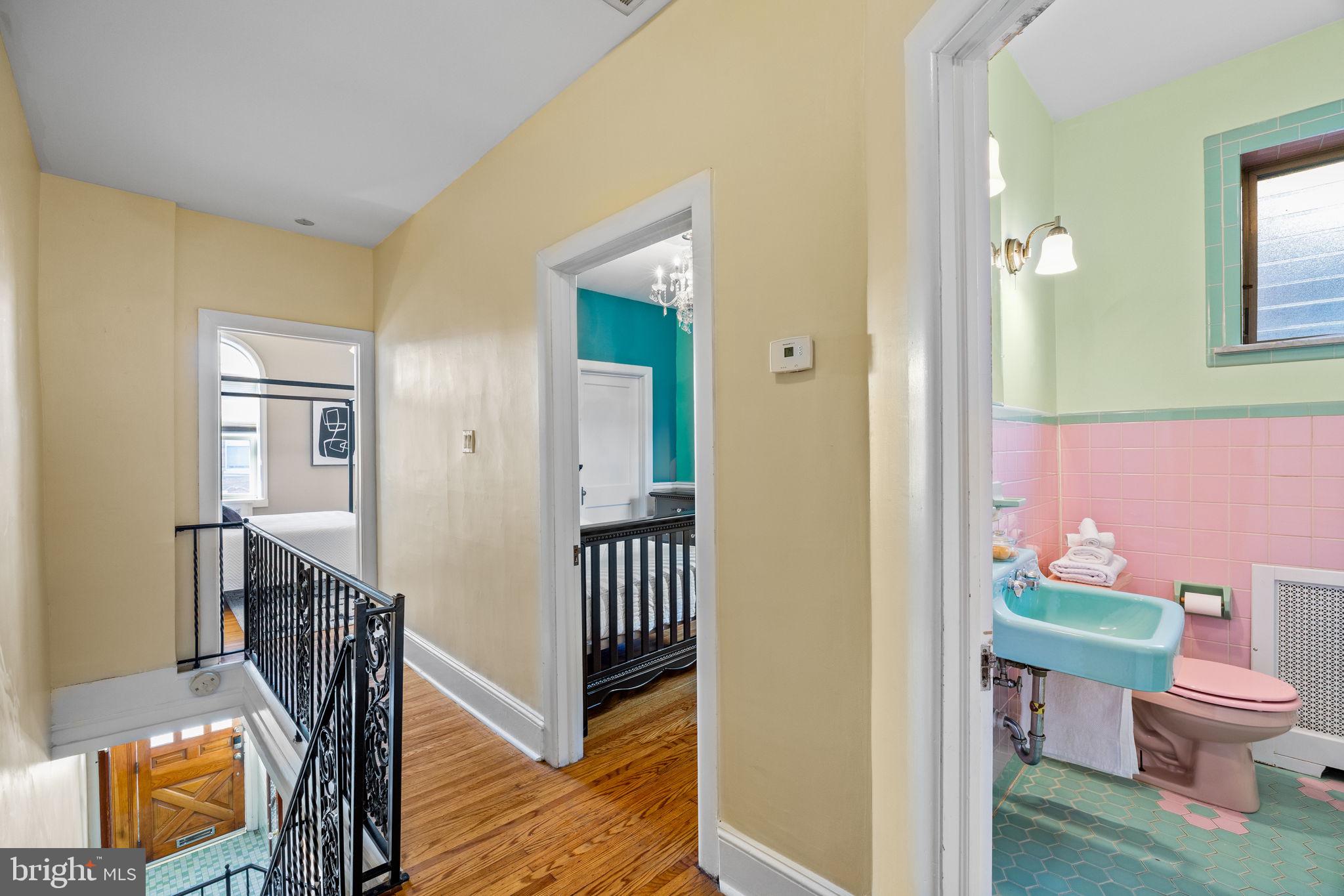 1303 W PORTER STREET