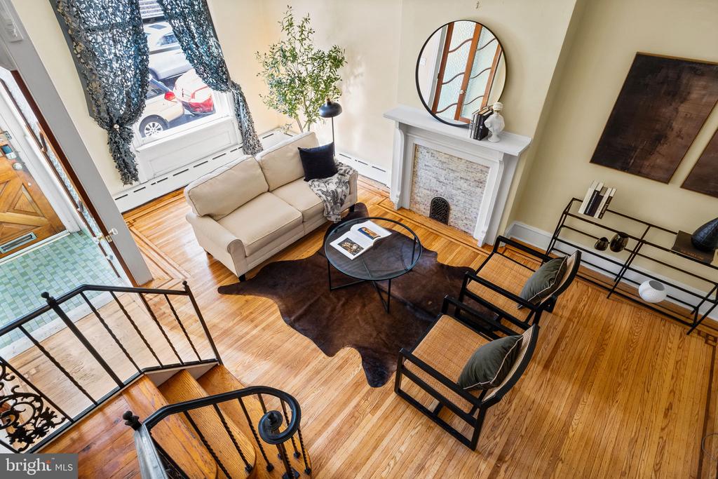 1303 W PORTER STREET