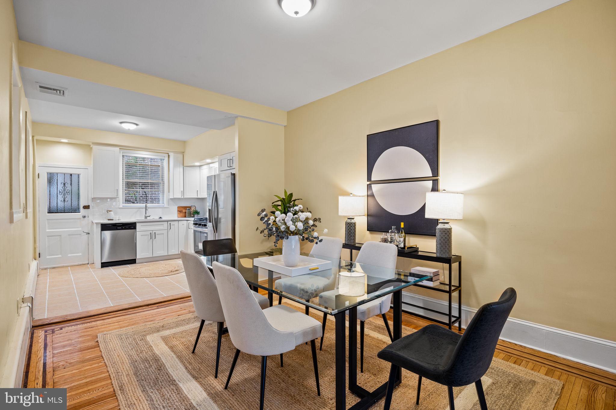 1303 W PORTER STREET