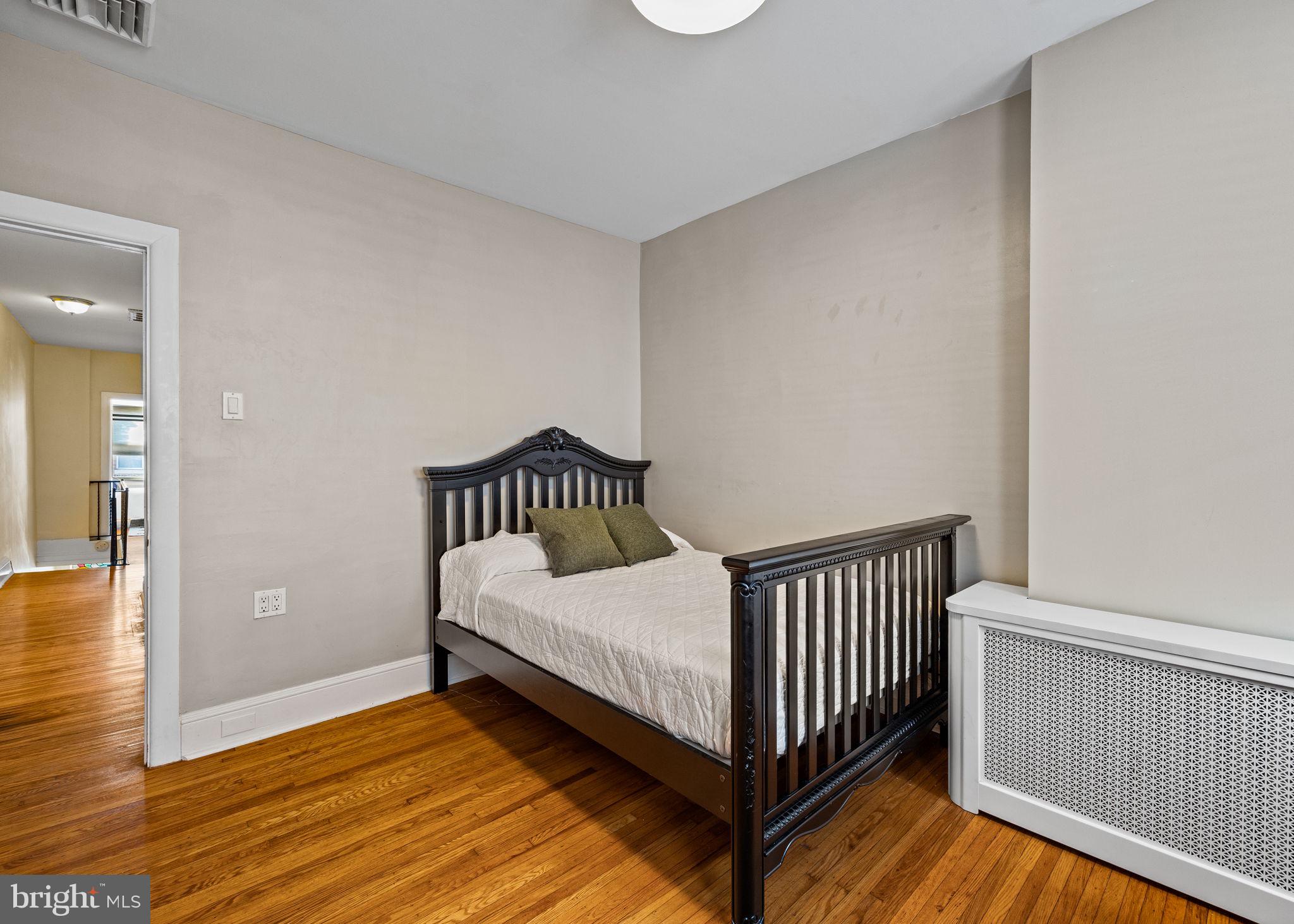 1303 W PORTER STREET