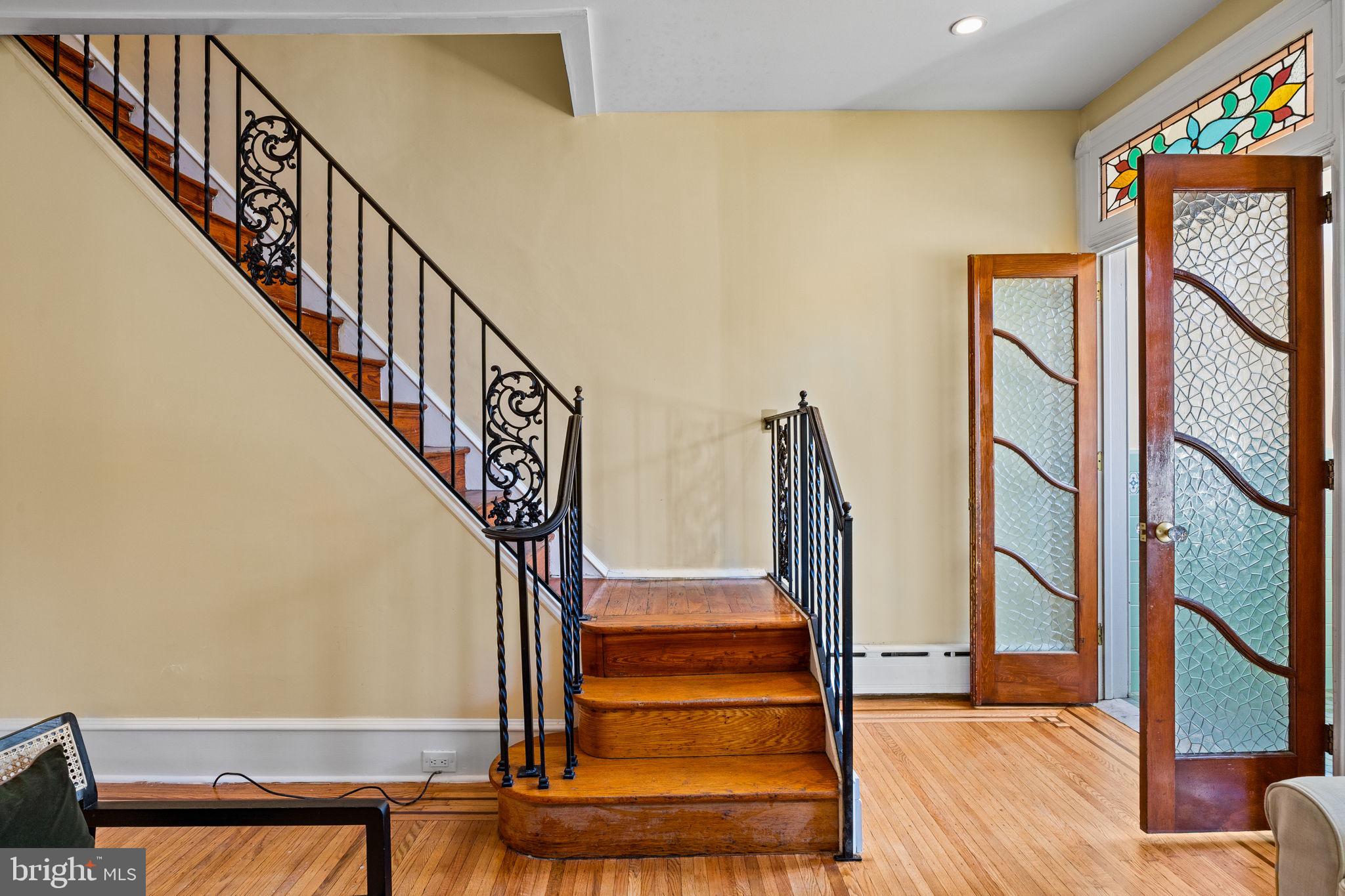 1303 W PORTER STREET