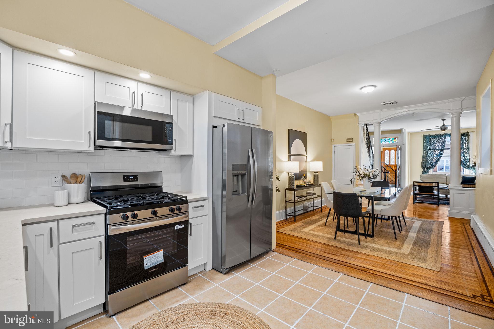 1303 W PORTER STREET