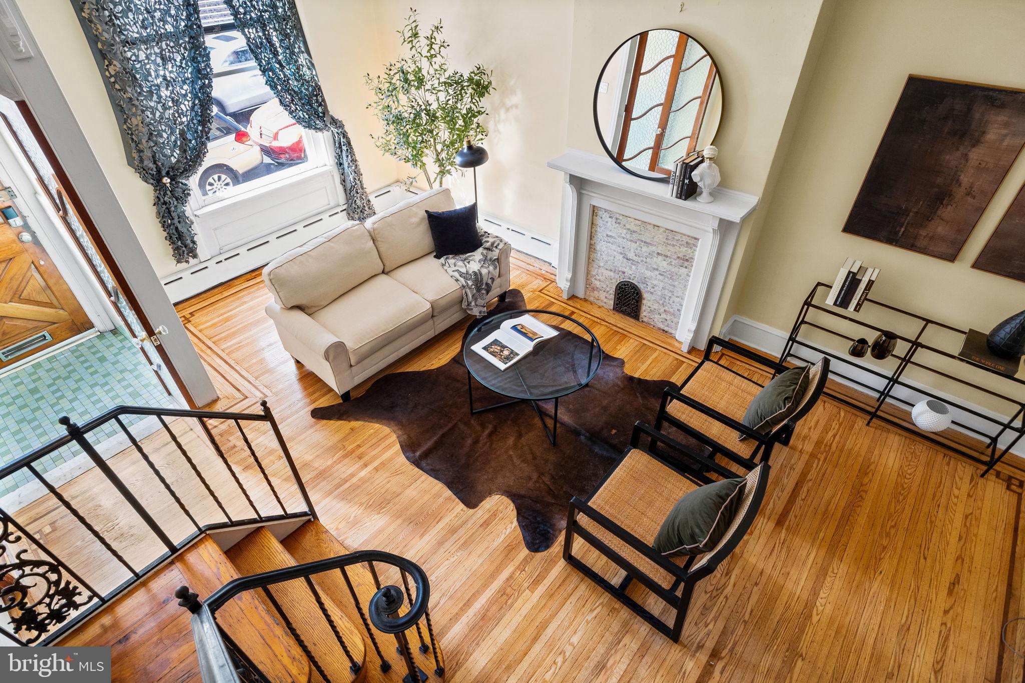 1303 W PORTER STREET