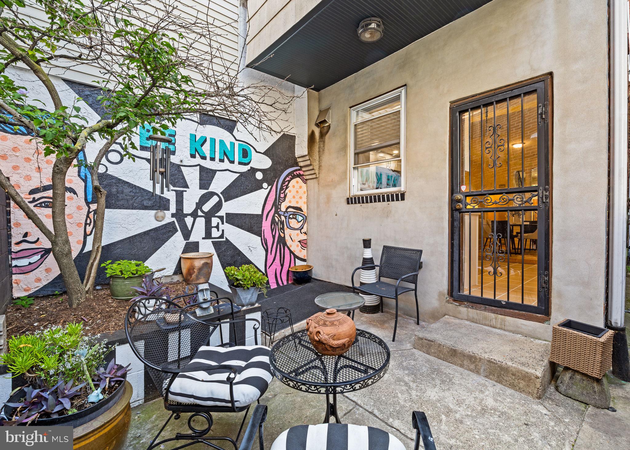 1303 W PORTER STREET