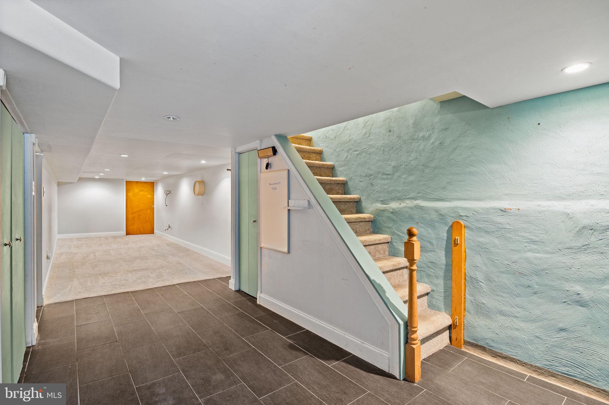 1303 W PORTER STREET