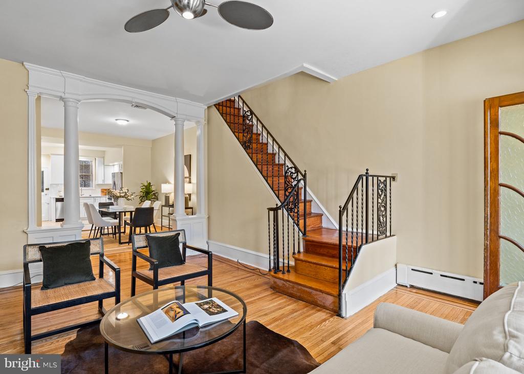 1303 W PORTER STREET