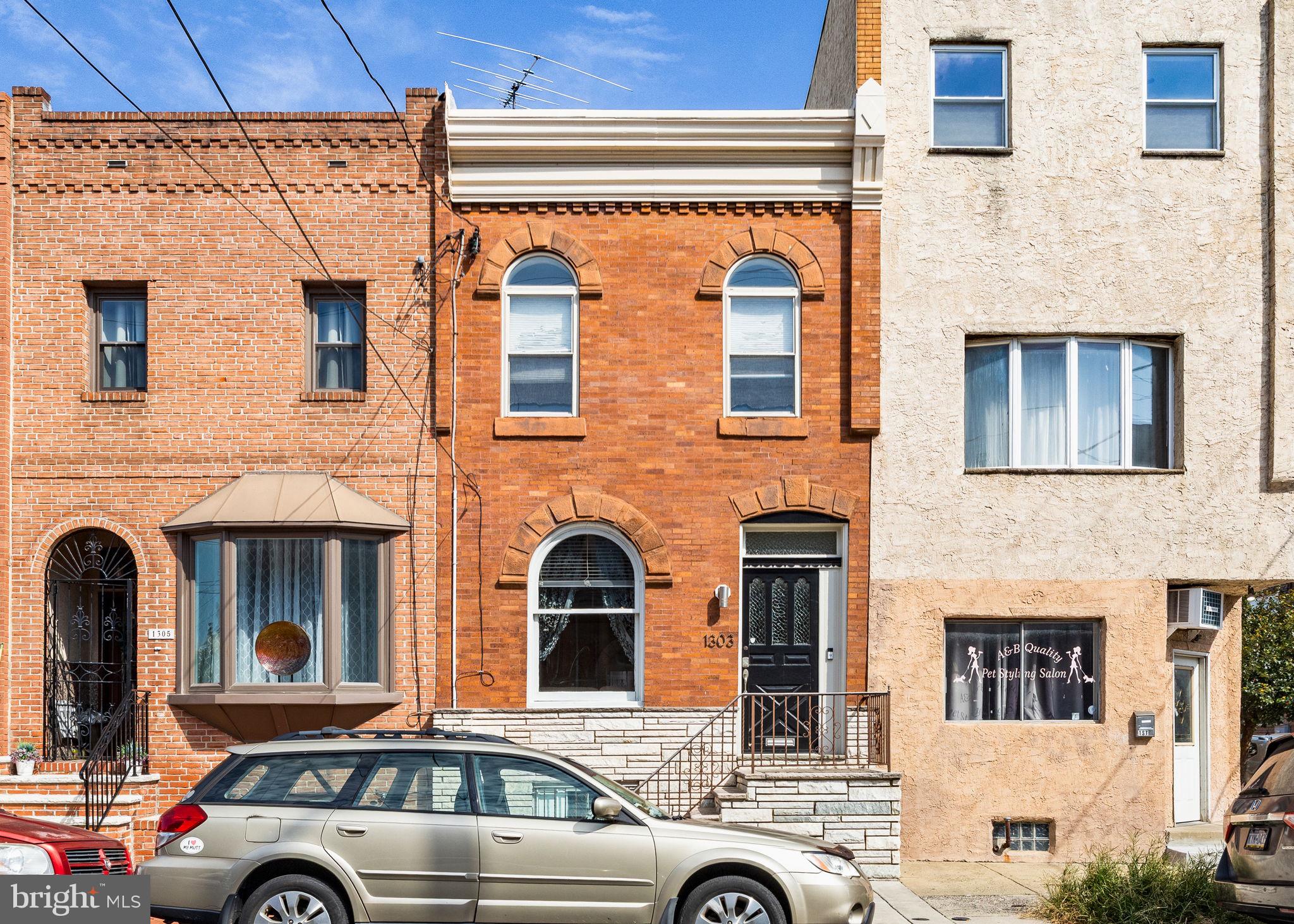 1303 W PORTER STREET
