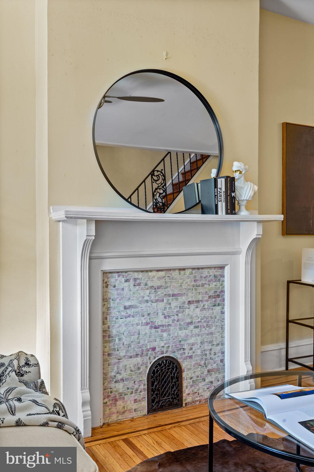 1303 W PORTER STREET