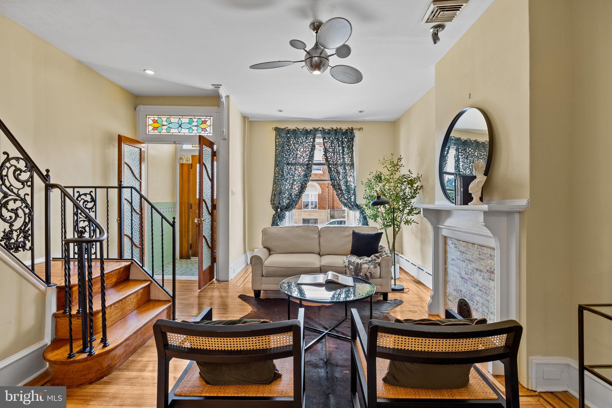 1303 W PORTER STREET