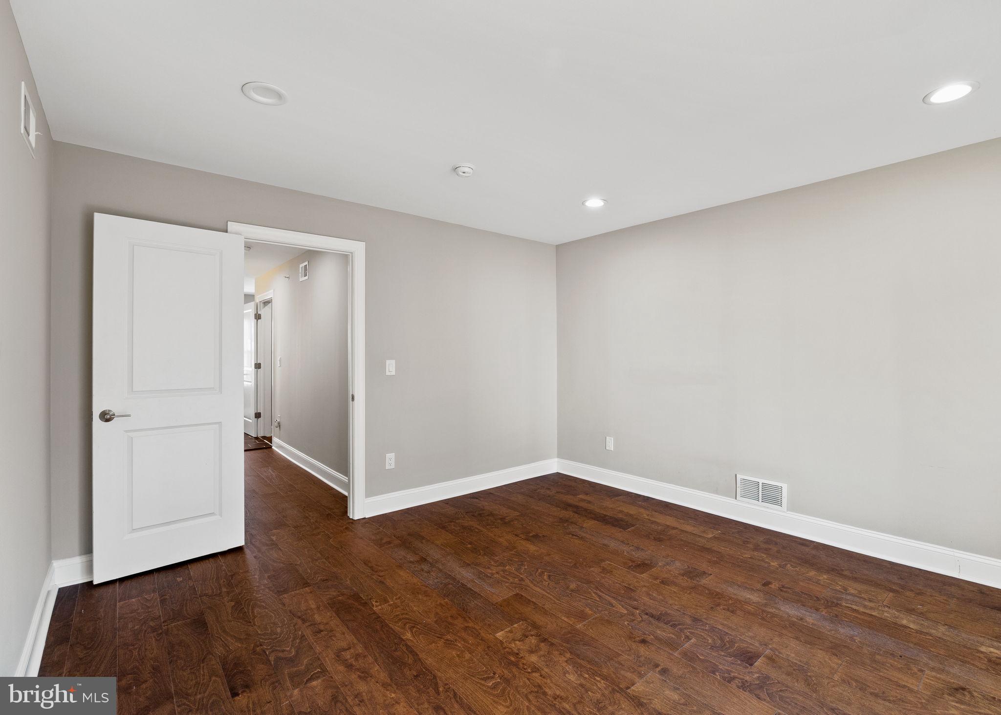 1711 W SEYBERT STREET