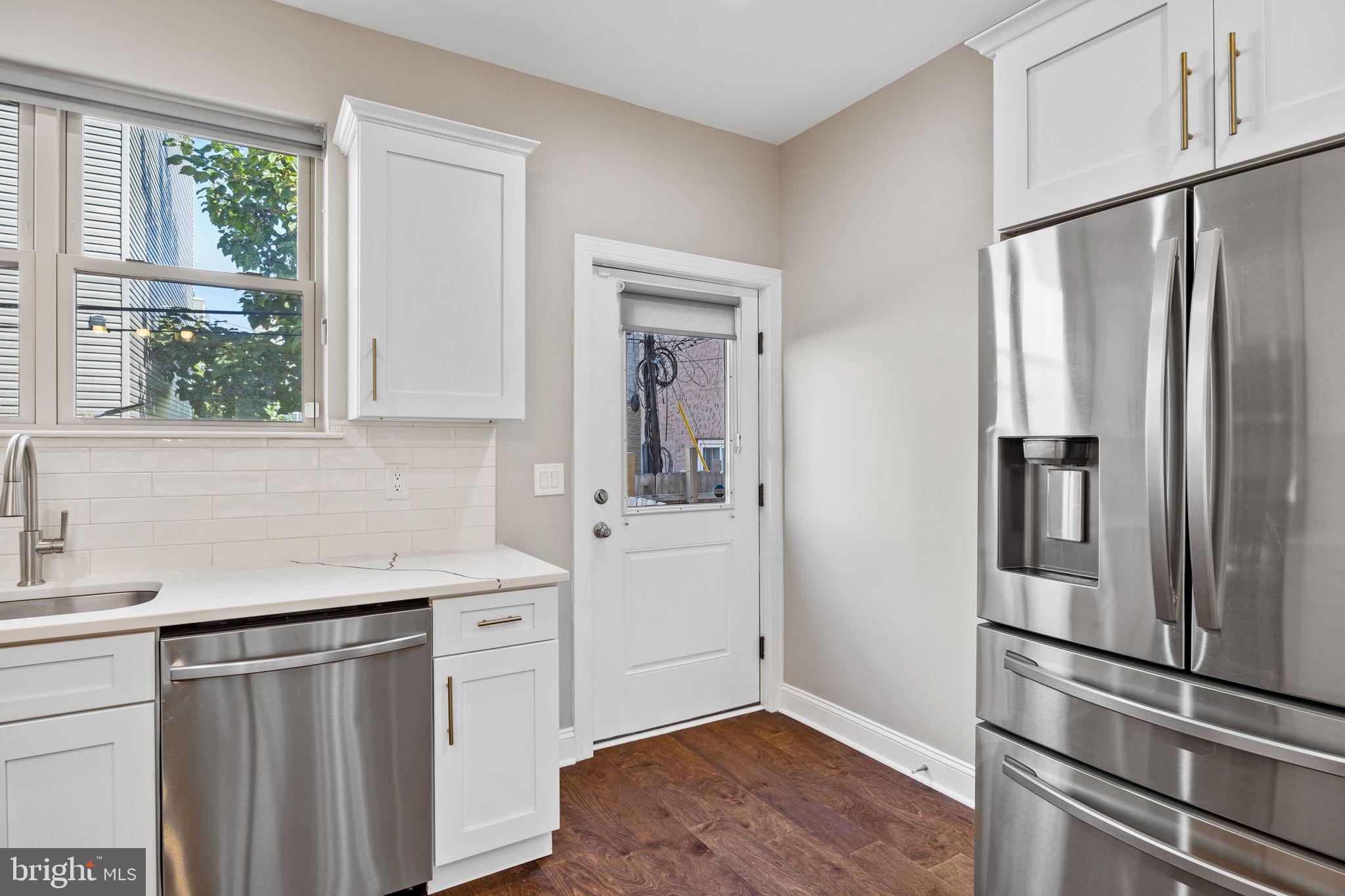 1711 W SEYBERT STREET