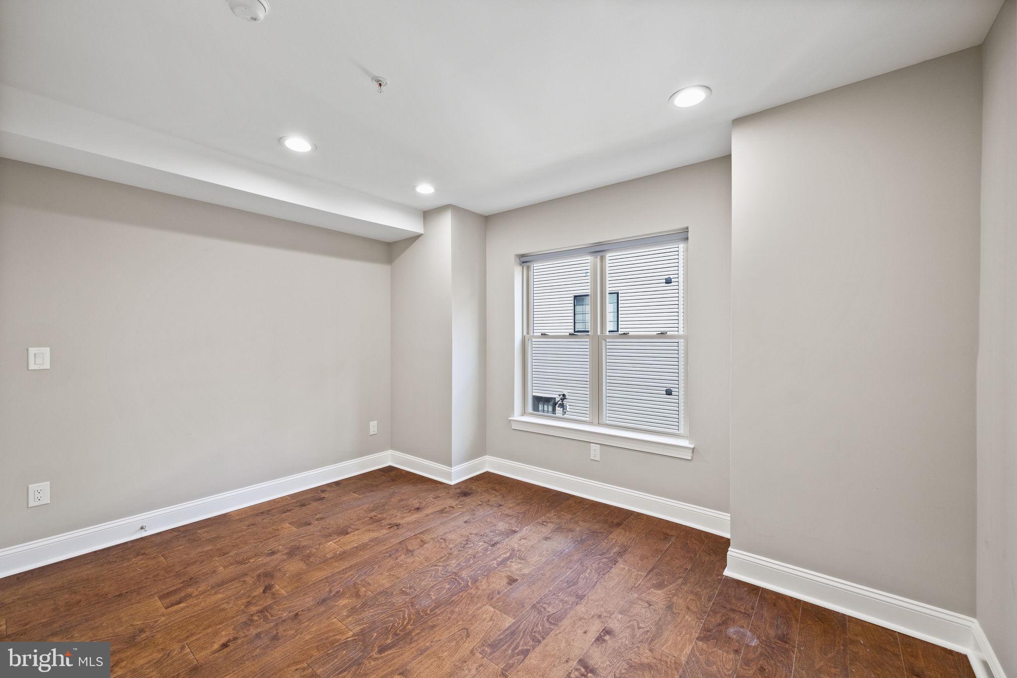 1711 W SEYBERT STREET