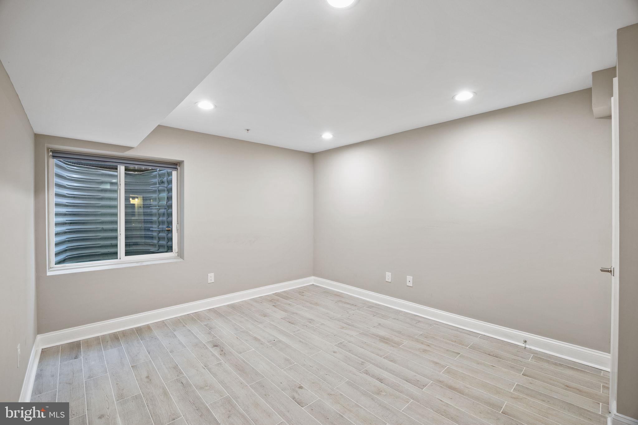 1711 W SEYBERT STREET