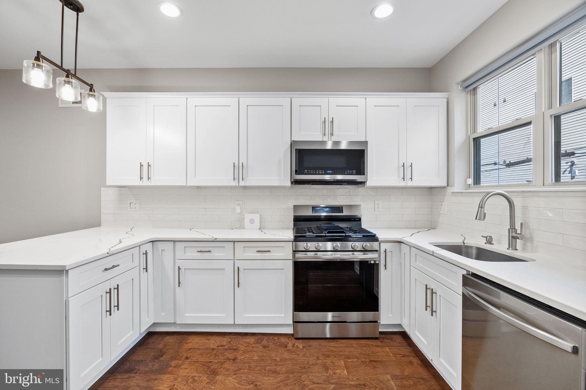 1711 W SEYBERT STREET