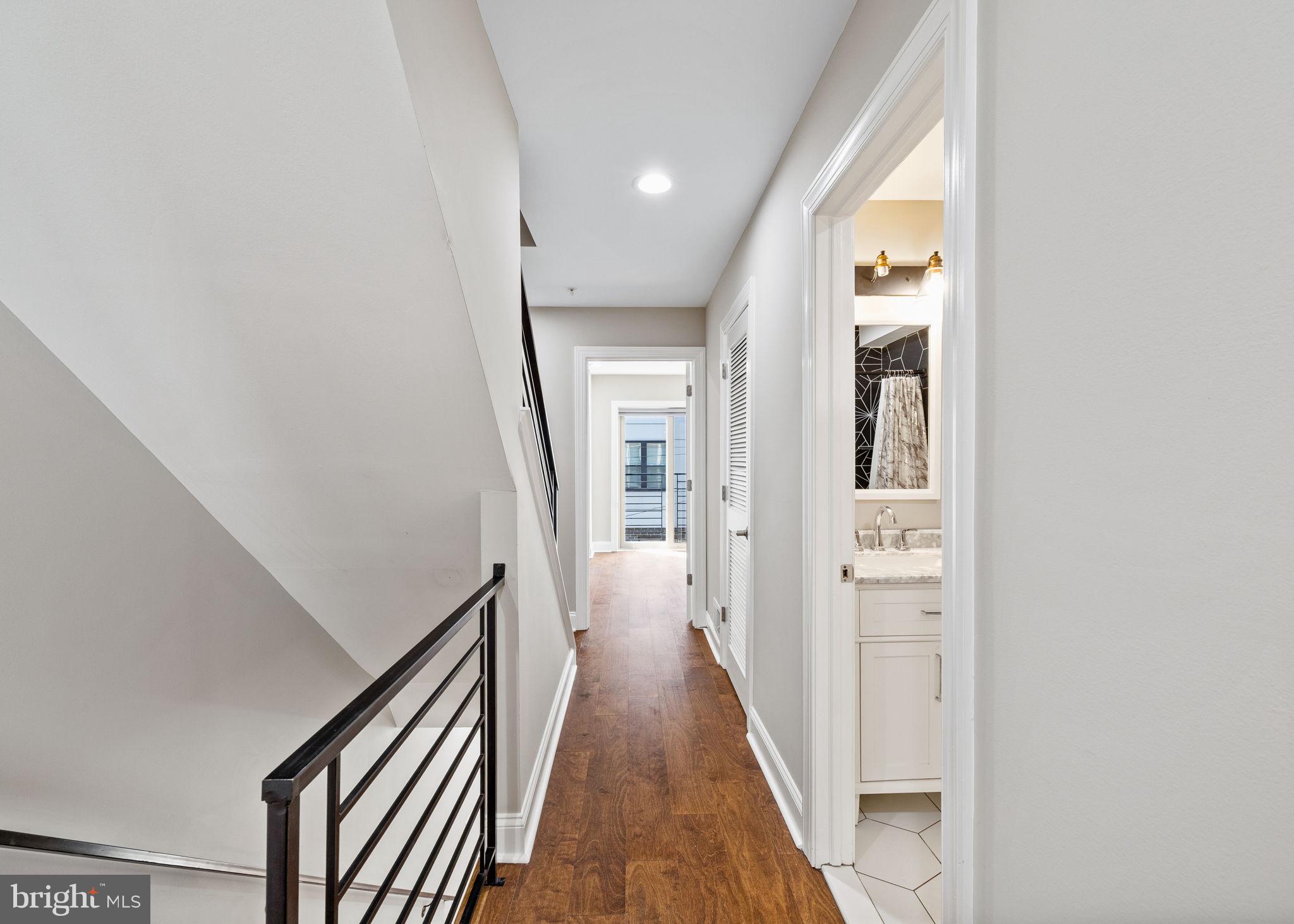 1711 W SEYBERT STREET