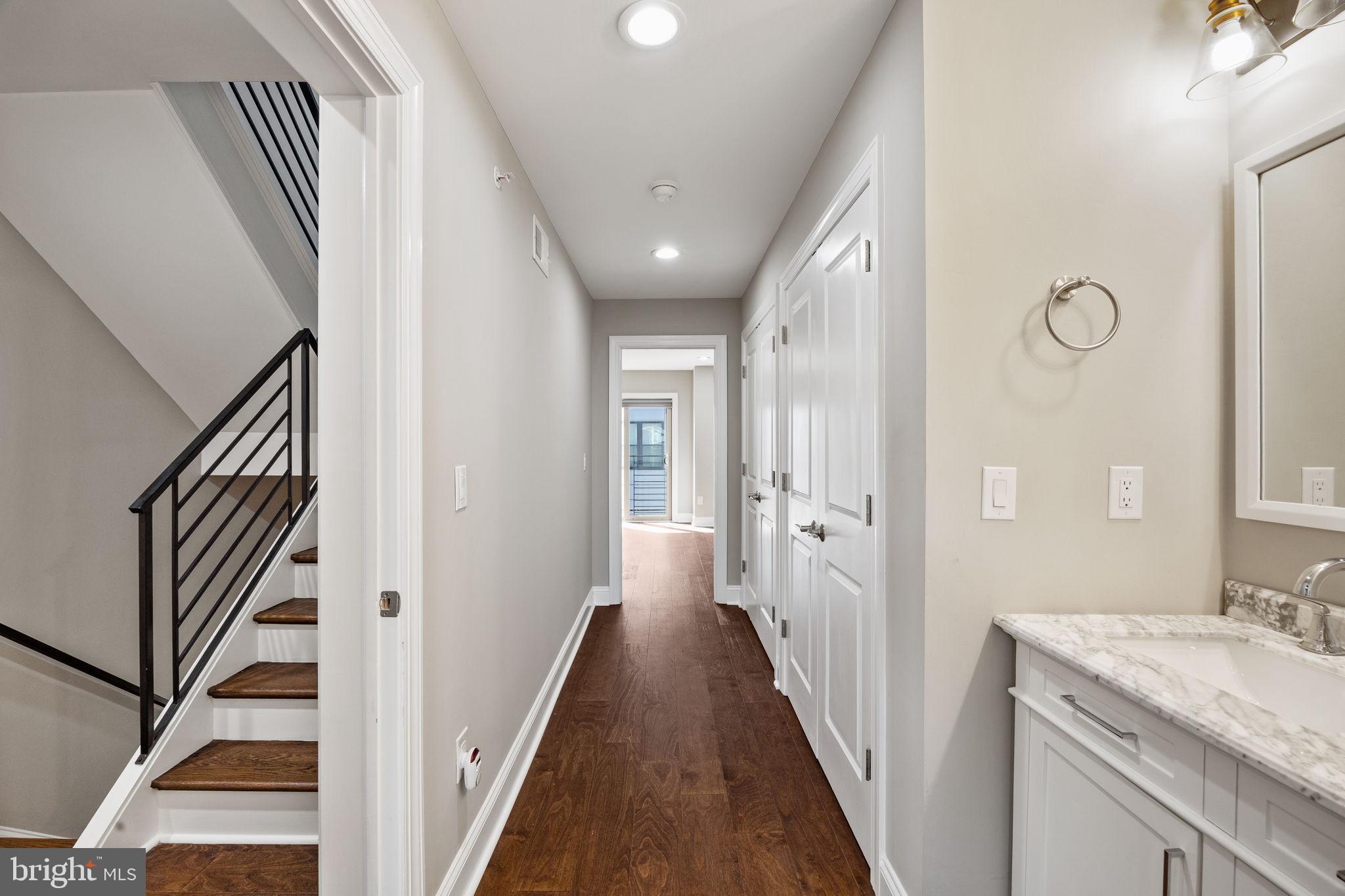 1711 W SEYBERT STREET