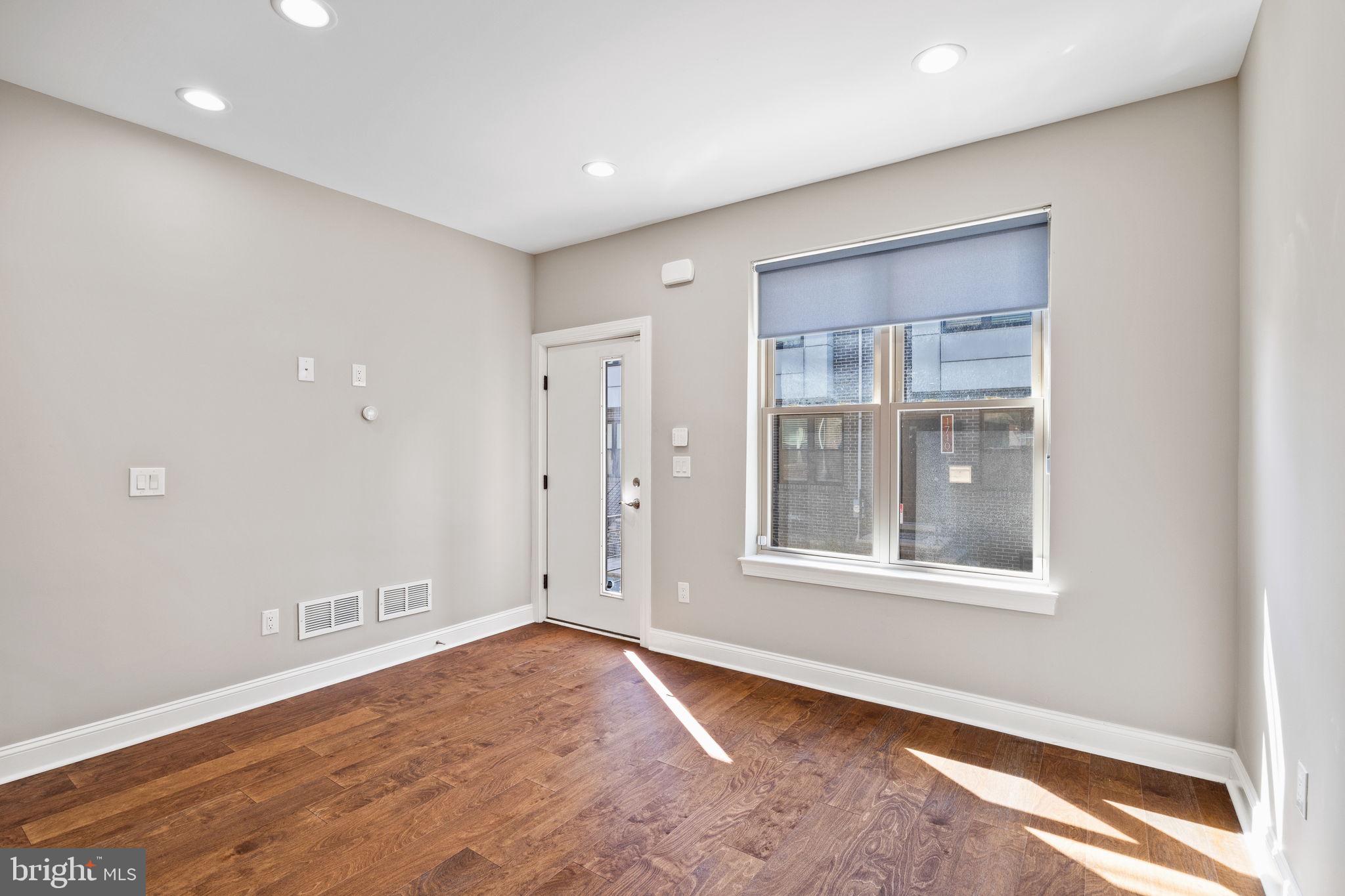 1711 W SEYBERT STREET