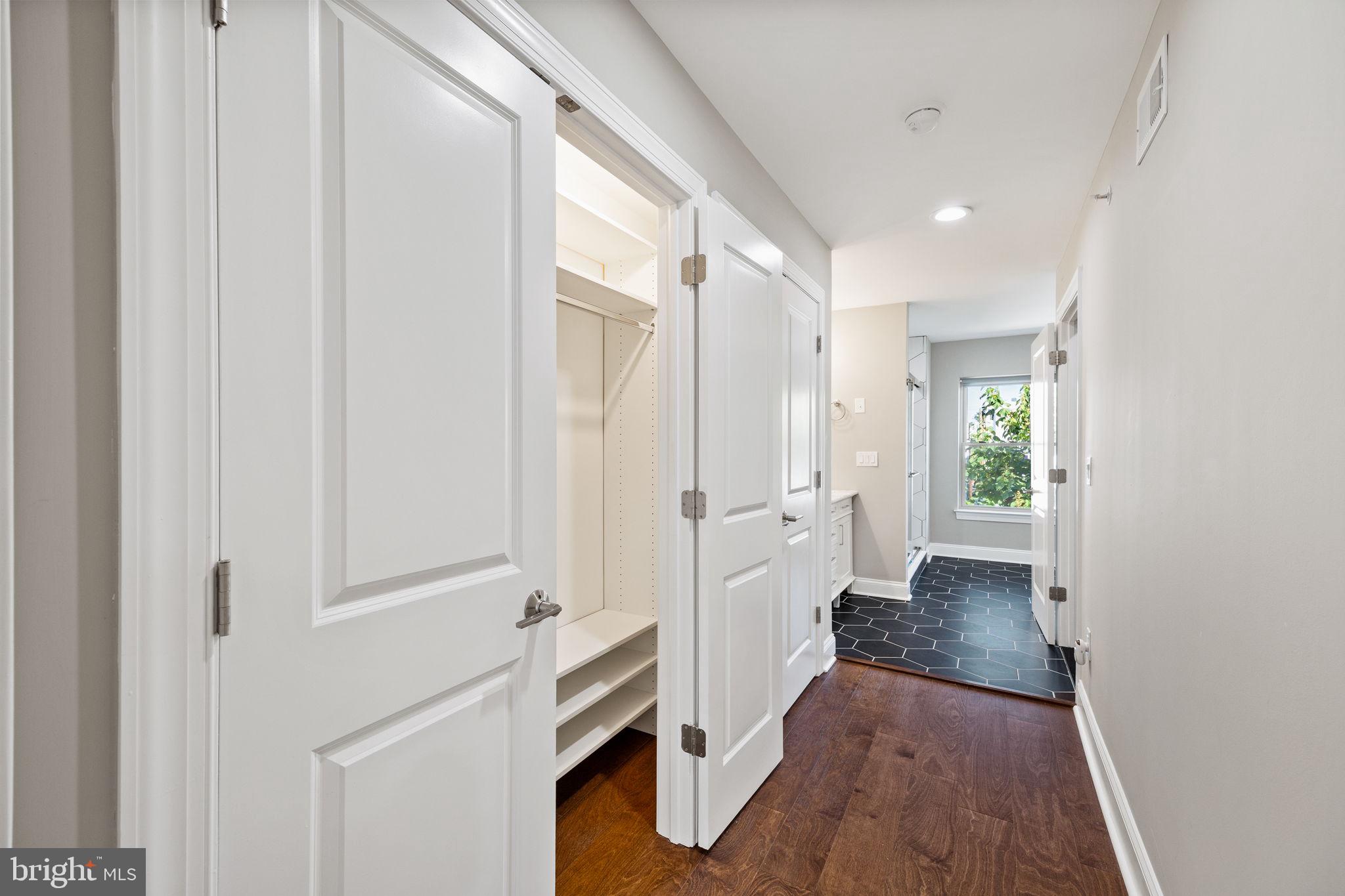 1711 W SEYBERT STREET