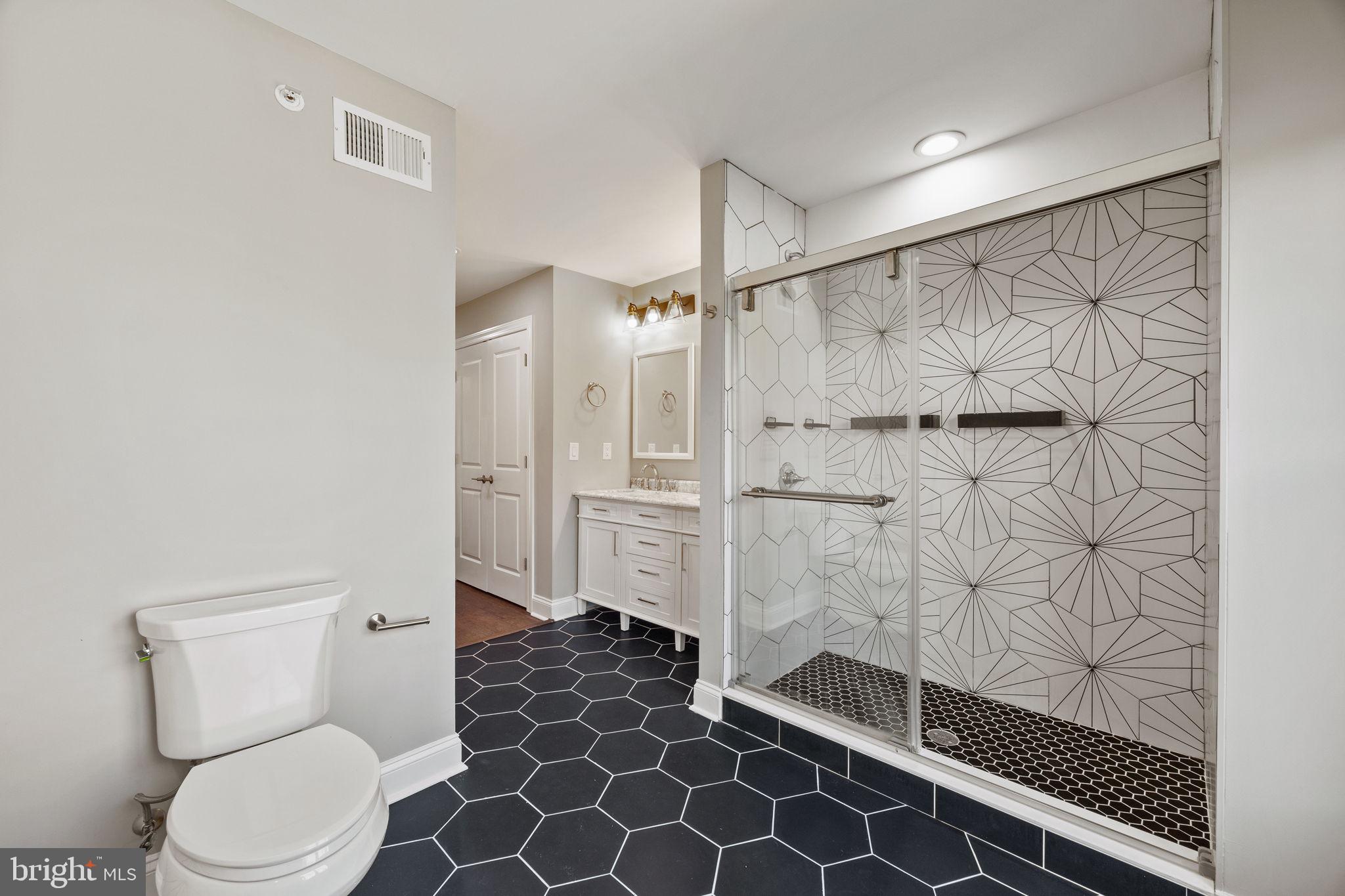 1711 W SEYBERT STREET