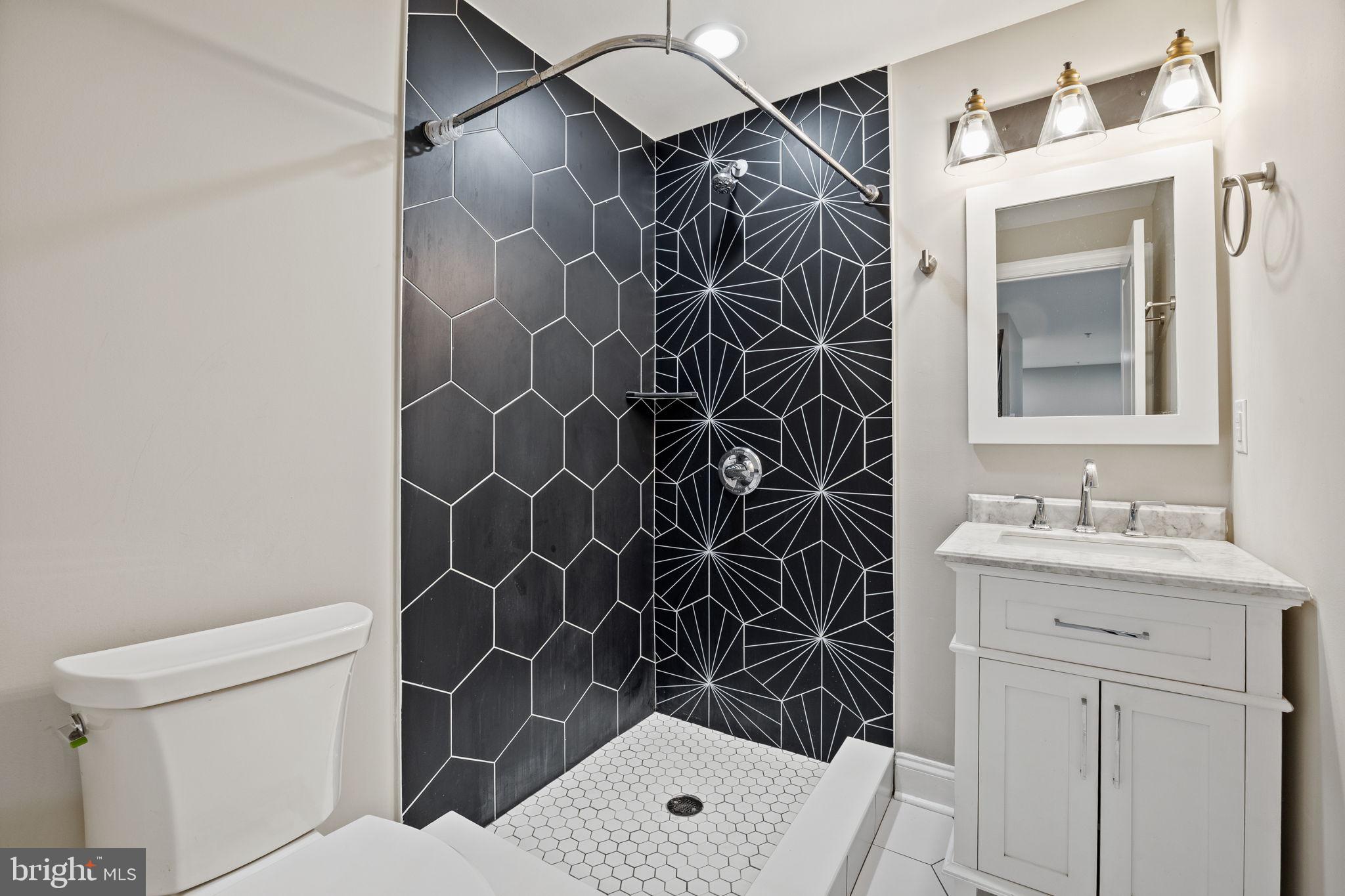 1711 W SEYBERT STREET