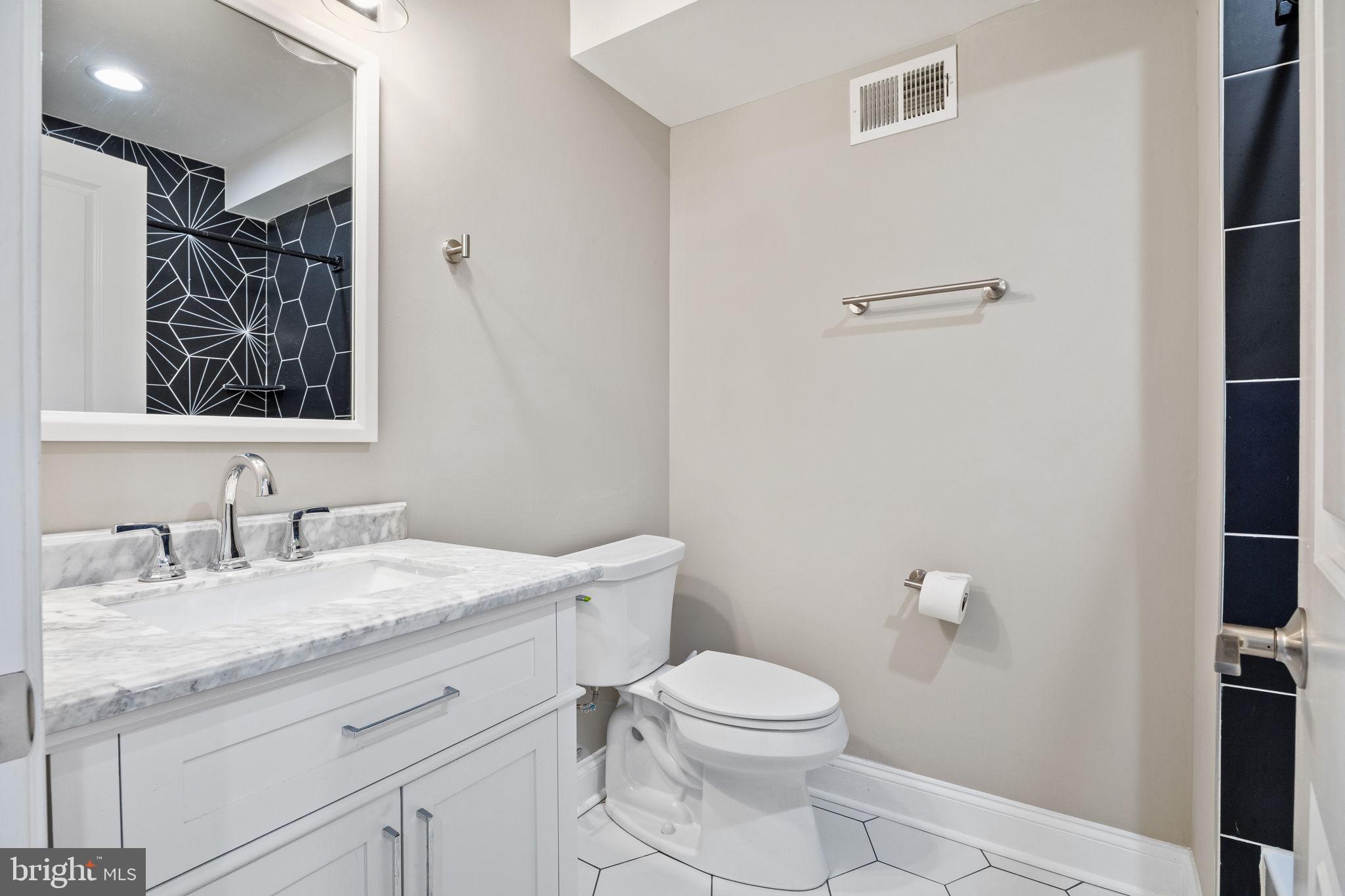 1711 W SEYBERT STREET