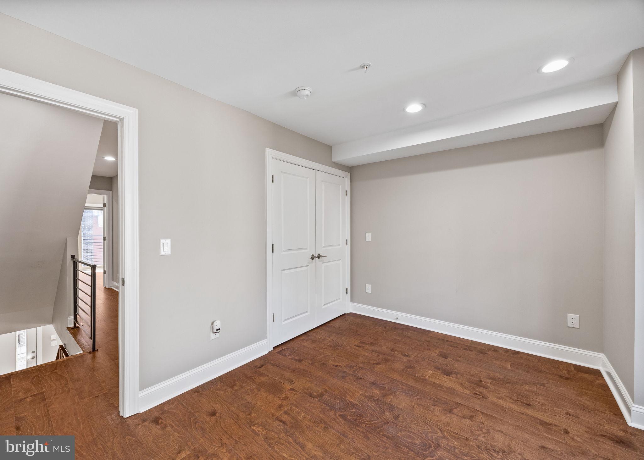 1711 W SEYBERT STREET