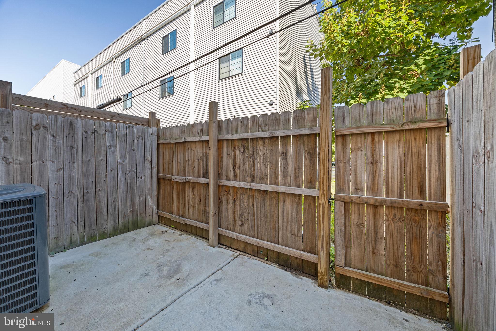 1711 W SEYBERT STREET