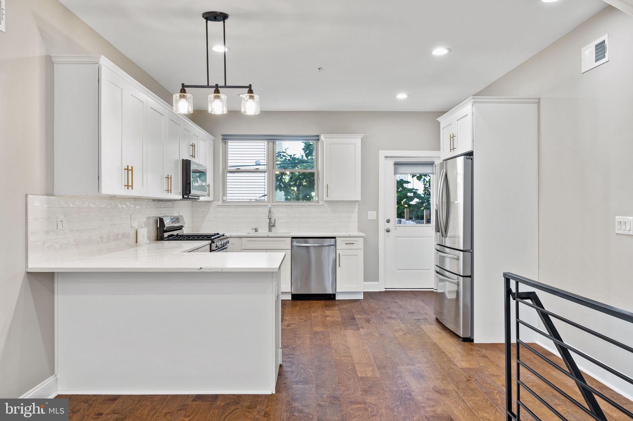 1711 W SEYBERT STREET