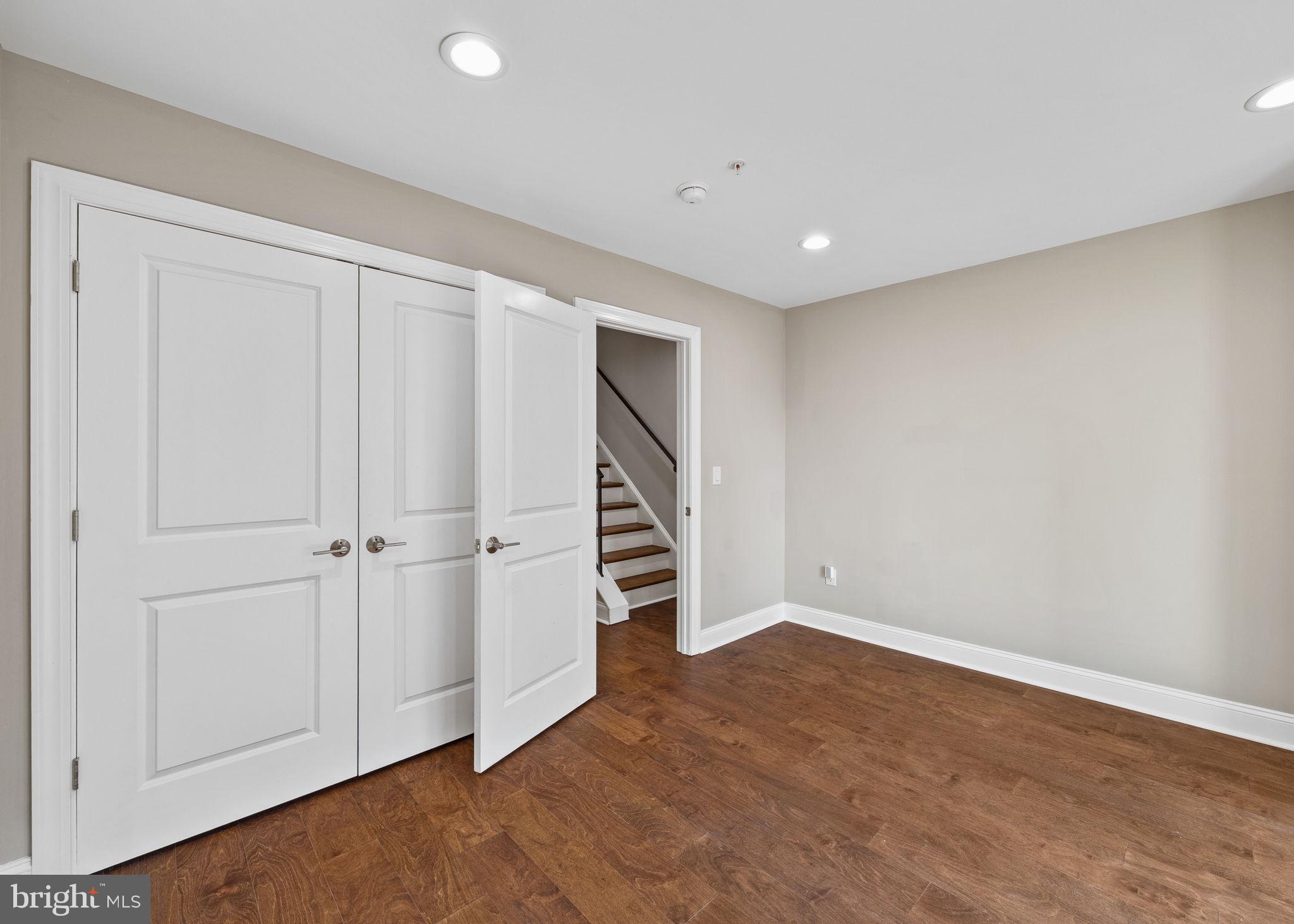 1711 W SEYBERT STREET