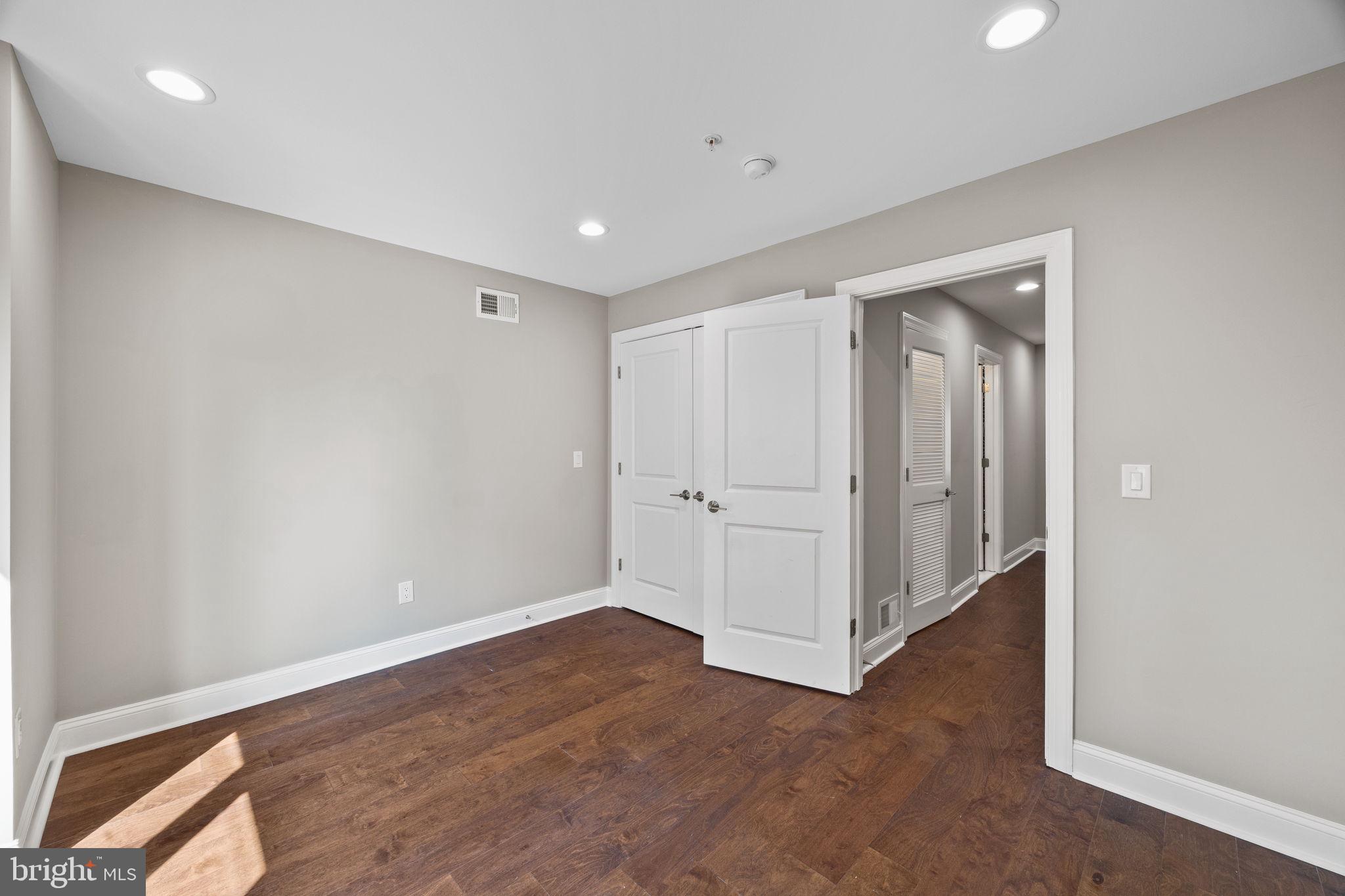 1711 W SEYBERT STREET