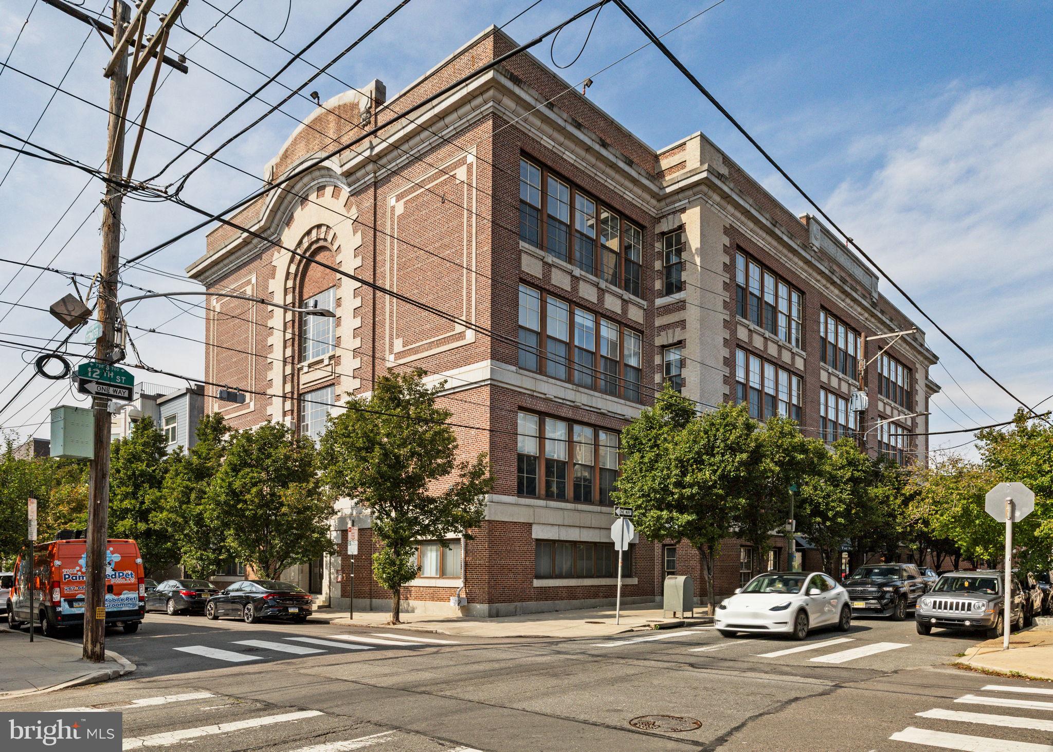 1201 FITZWATER STREET 15 211
