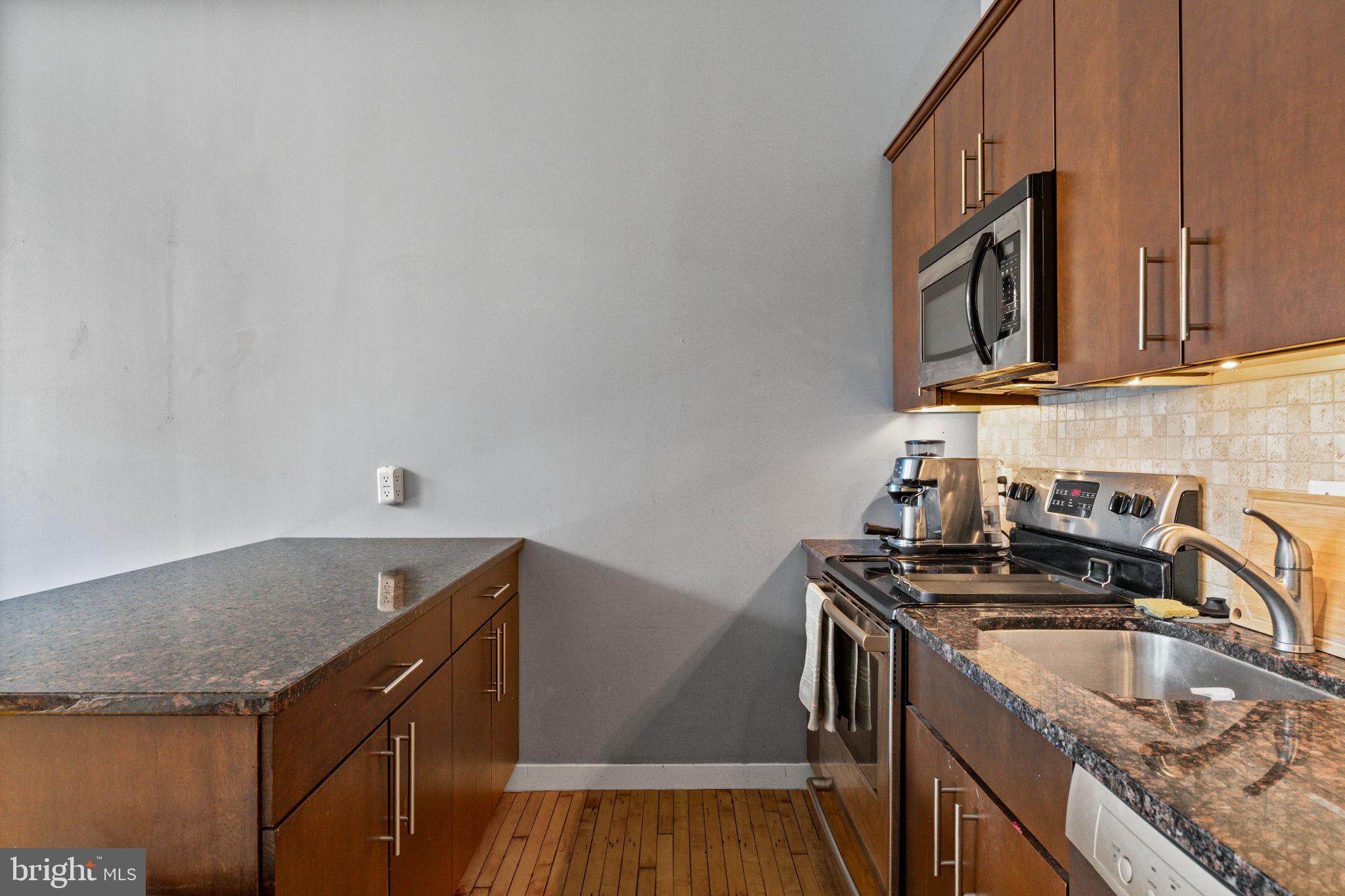 1201 FITZWATER STREET 15 211