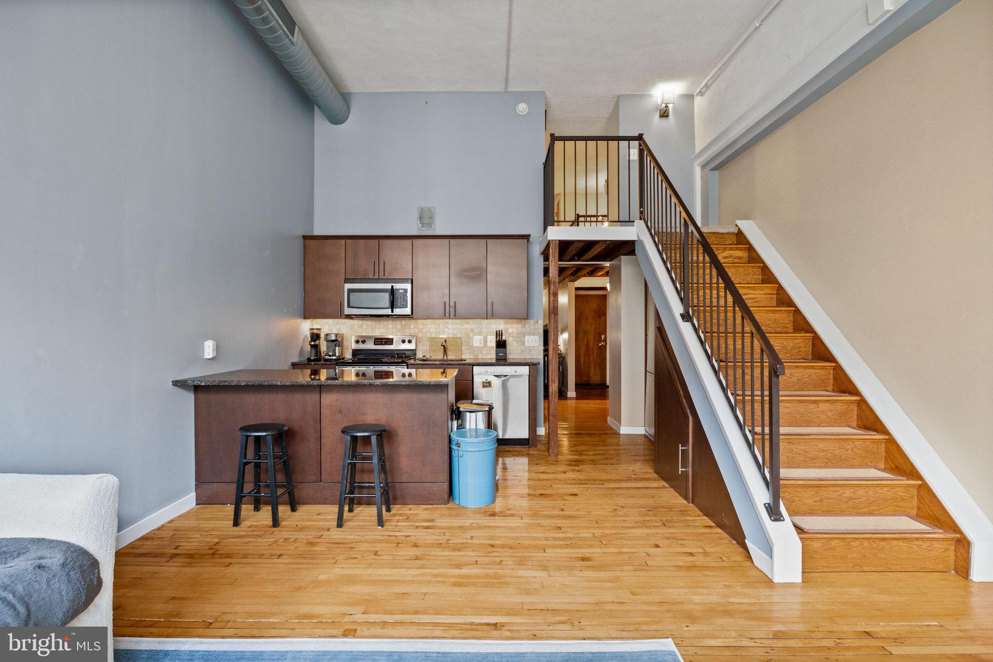 1201 FITZWATER STREET 15 211