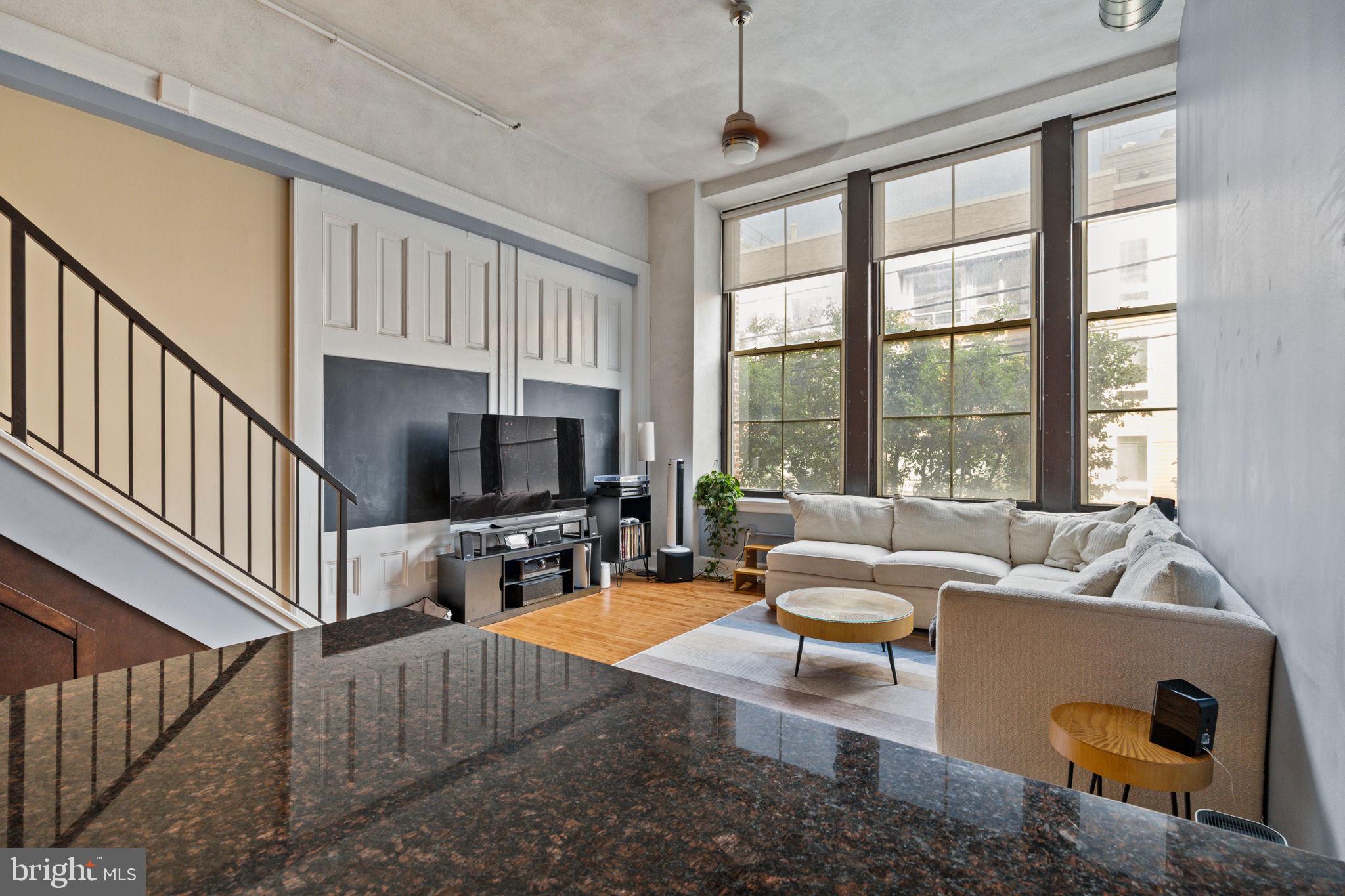 1201 FITZWATER STREET 15 211