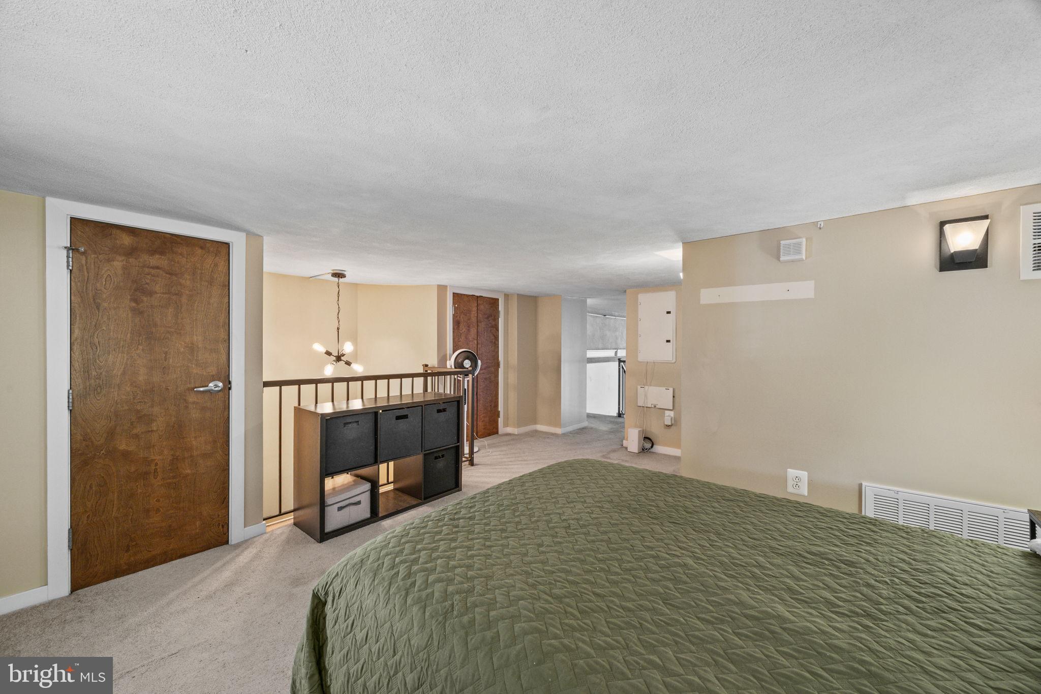 1201 FITZWATER STREET 15 211