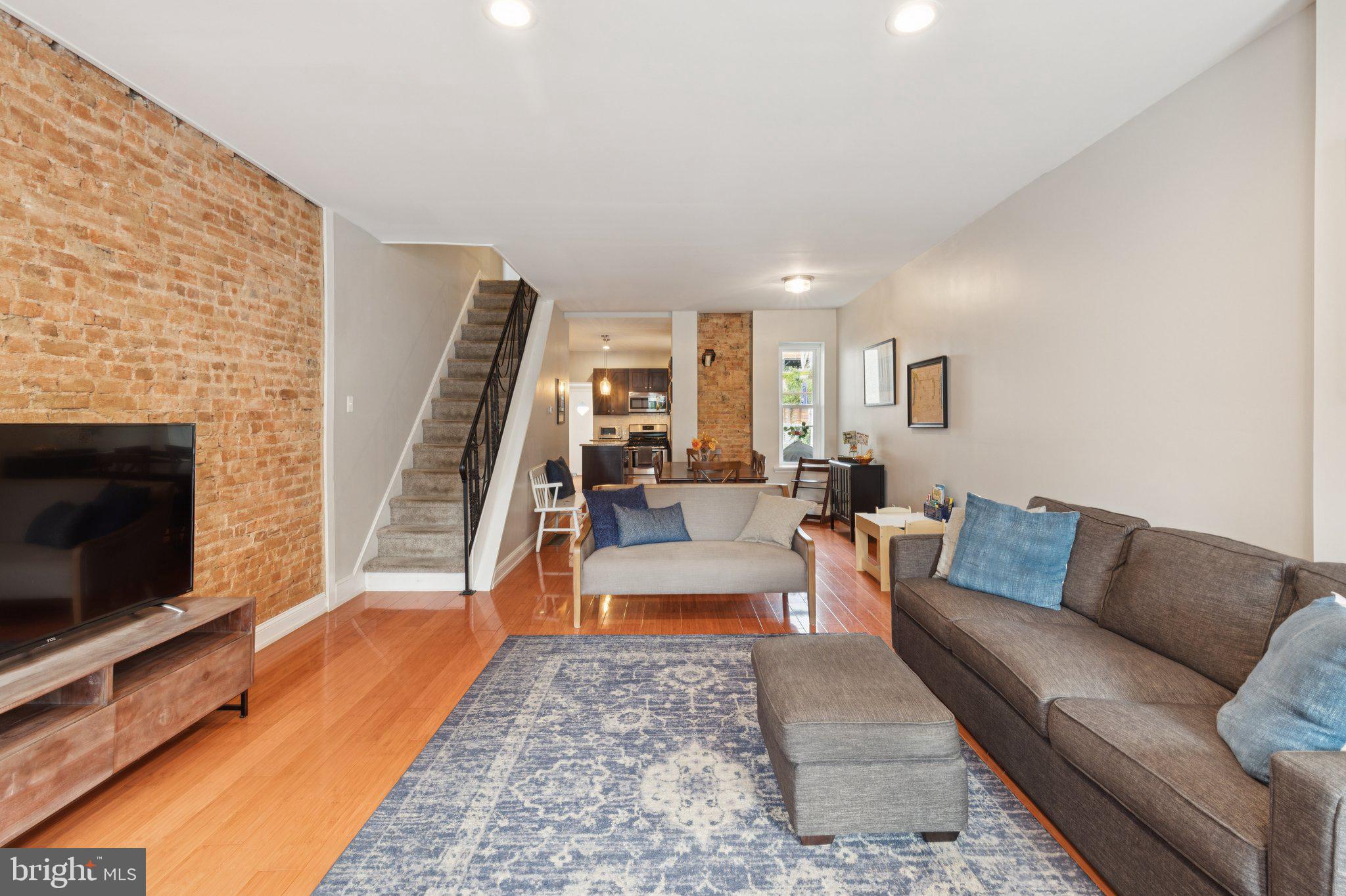 157 W SALAIGNAC STREET