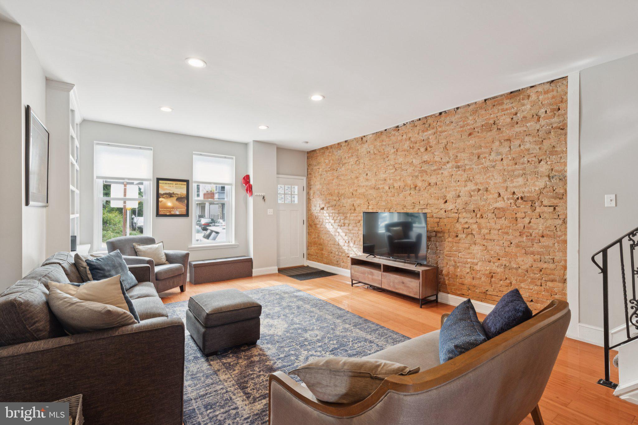 157 W SALAIGNAC STREET