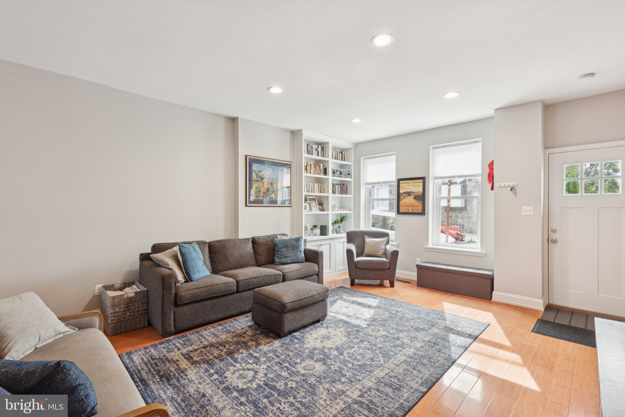 157 W SALAIGNAC STREET