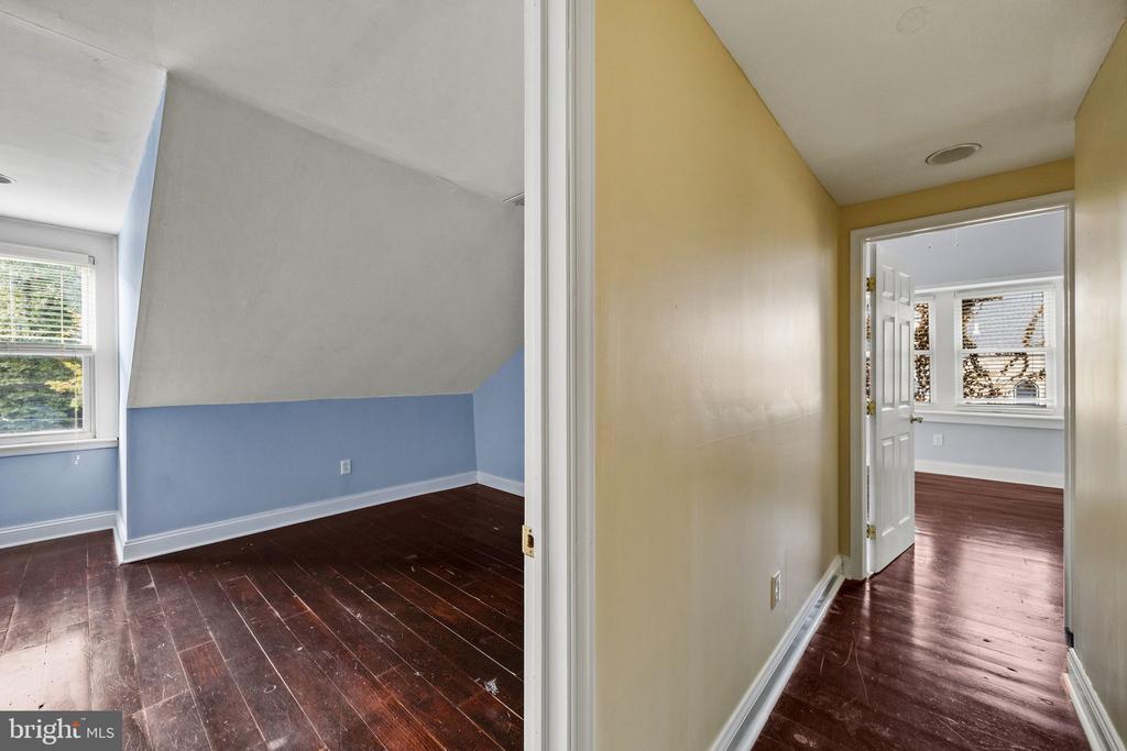 6653 LINCOLN DRIVE